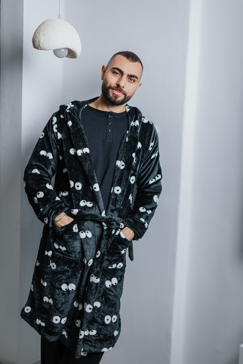 Snuggs Blanket Robe Black Eyes